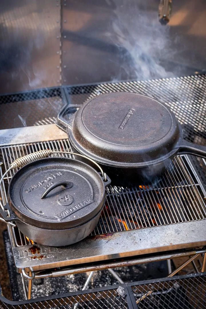 Cast Iron 2 Quart Heavy Duty Pre-Seasoned Round Camp Oven with Lip and Handle 20.5x10.8 - Image 3