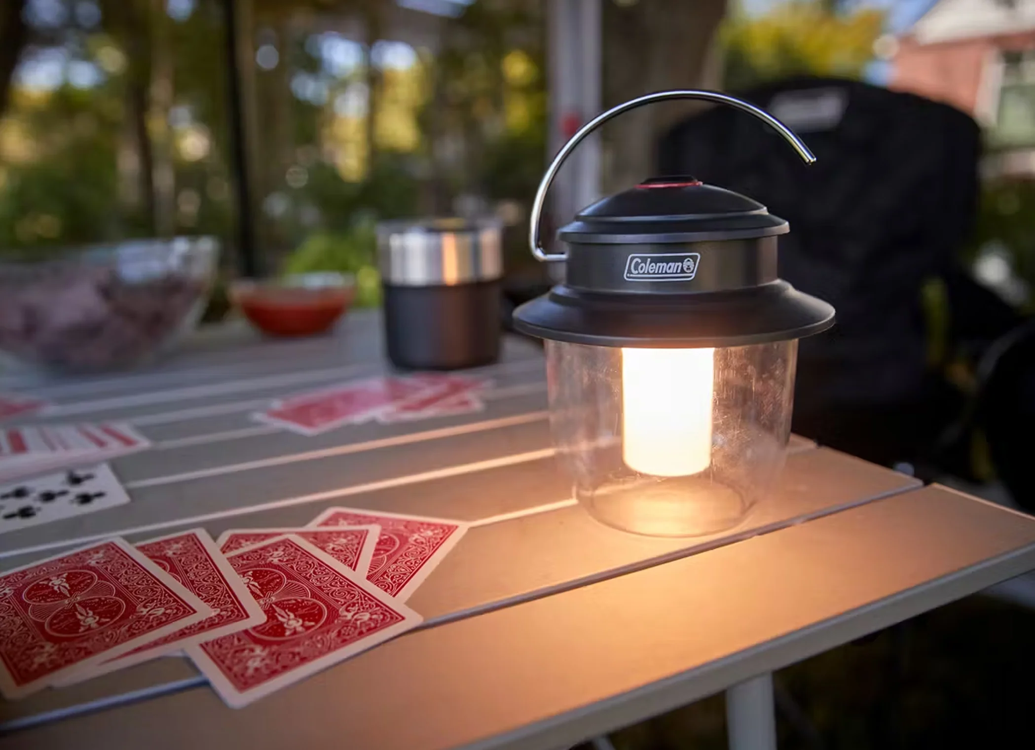 Classic 400L Lantern, Rechargeable Lithium Ion, Water-resistant, Impact-resistant, Carry Handle - Image 6