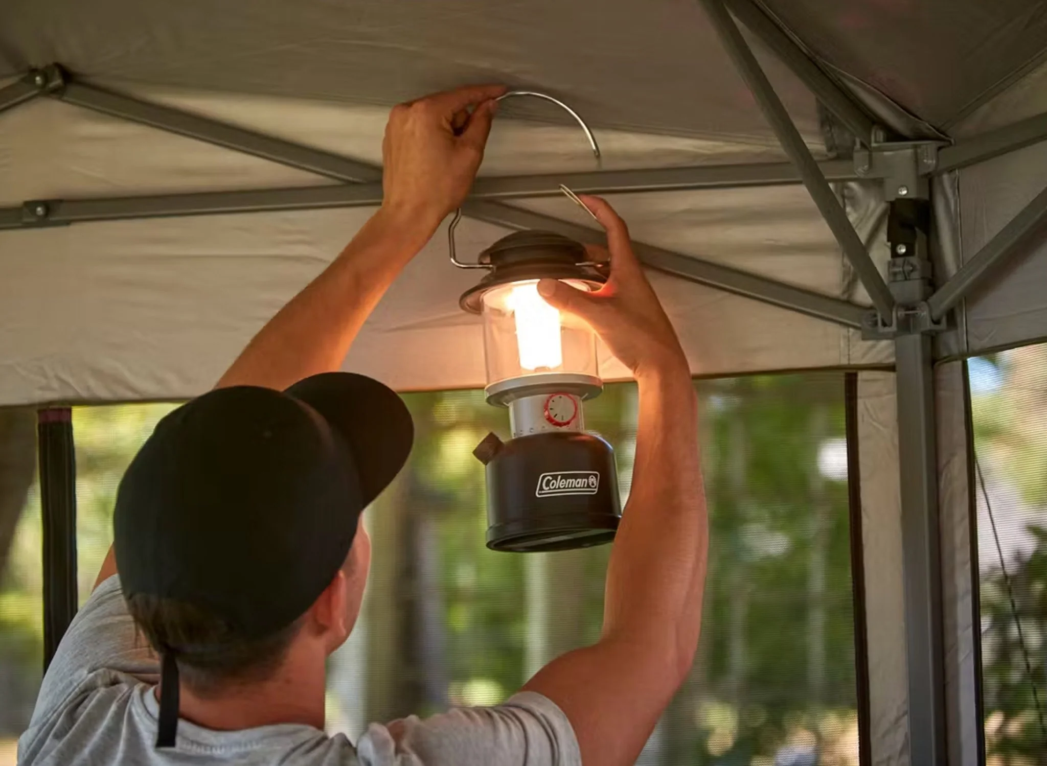 Classic 800L Lantern, Rechargeable Lithium Ion, Water-resistant, Impact-resistant, Power Bank, Carry Handle - Image 3