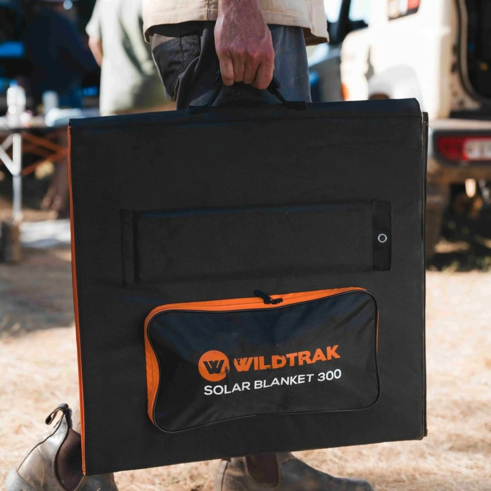 Wildtrak 300W Folding Solar Blanket A-Grade with ETFE Coating, Built in Stand, & Carry Bag - Image 6